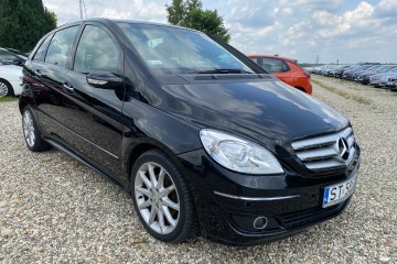 Mercedes-Benz B180